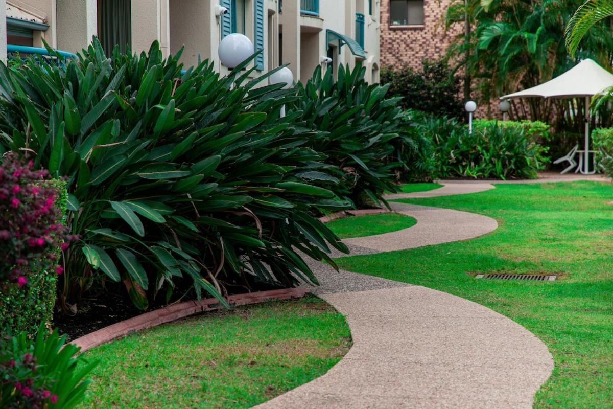 Elegant 1br Coastal Escape In The Heart Of The Gc Gold Coast