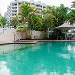Elegant 1Br Coastal Escape In The Heart Of The Gc