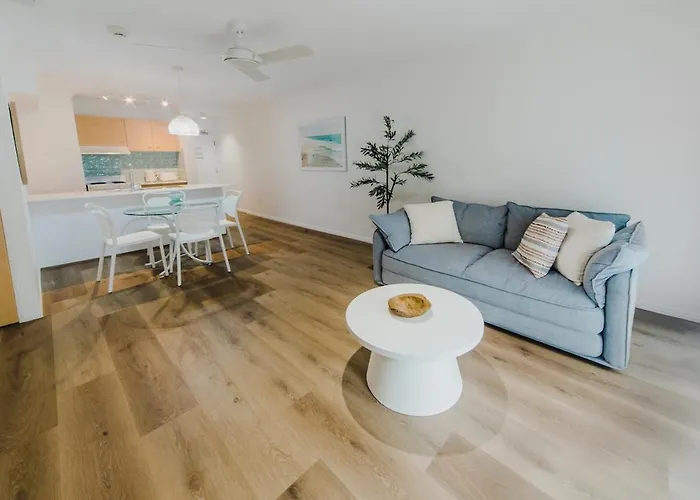 Elegant 1Br Coastal Escape In The Heart Of The Gc
