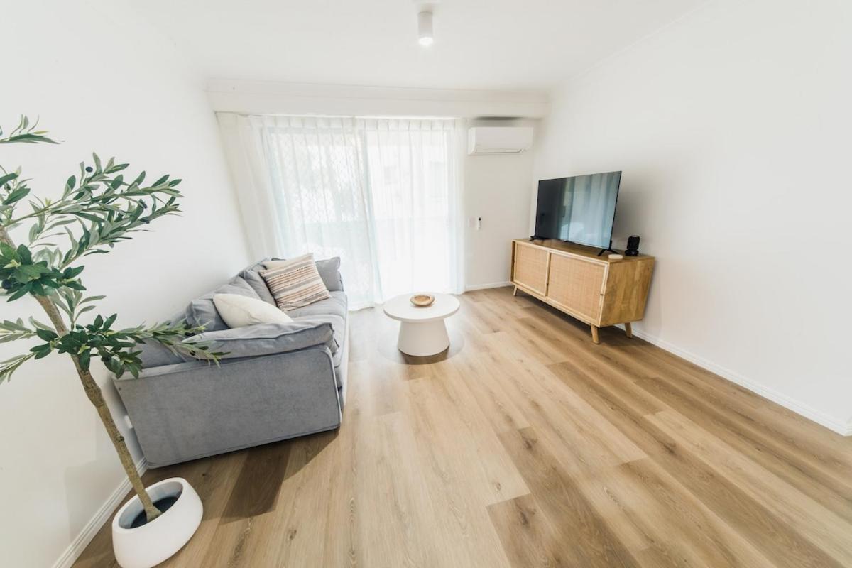 Elegant 1br Coastal Escape In The Heart Of The Gc *