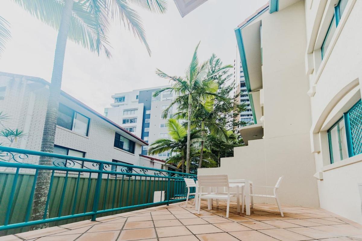 Elegant 1br Coastal Escape In The Heart Of The Gc Gold Coast
