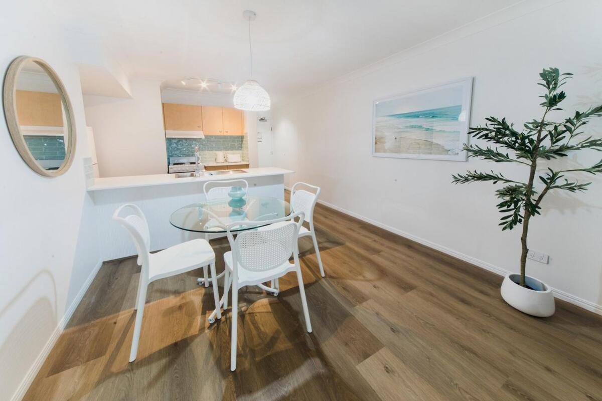 Elegant 1br Coastal Escape In The Heart Of The Gc
