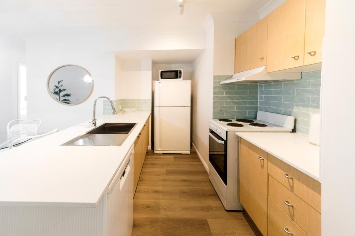 Elegant 1br Coastal Escape In The Heart Of The Gc Apartment *
